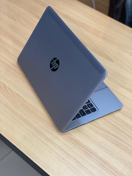 A picture of HP i5 with 8gb Ram and 256gb SSD with A