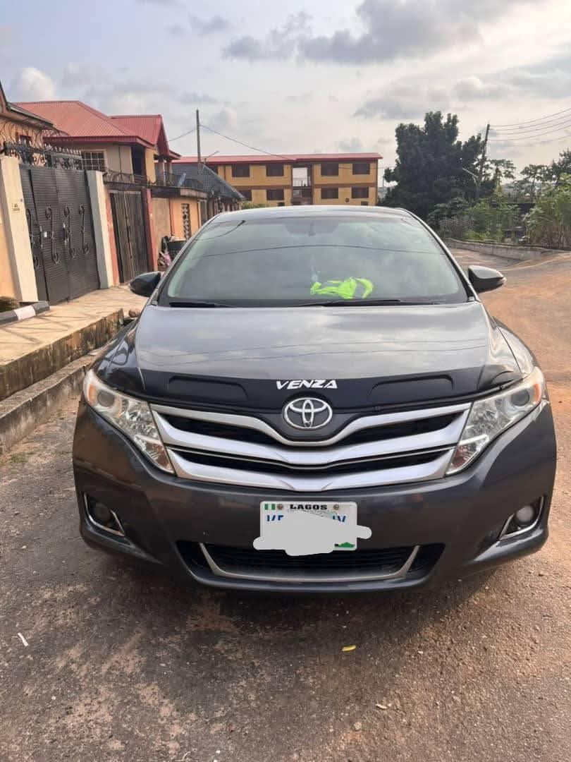 A picture of 2013 Toyota Venza 2013 full Option 4plug venza full option