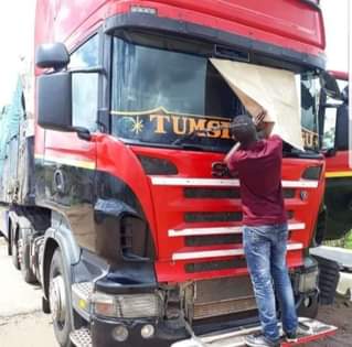 A picture of TimoCarGlassCrackRepair