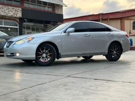 A picture of LEXUS ES350