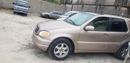 A picture of Mercedes benz ml500