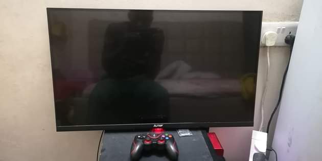 A picture of Nauza TV inch 32 smart tv laki mbili na arubaini