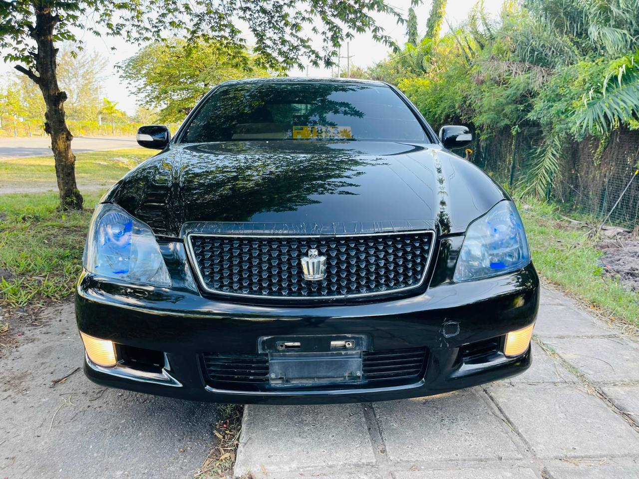 A picture of Crown Athlete DUC Year 2005 Cc 2490 Engine 4GR Reg