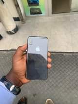 A picture of IPhone X 64Gb 100 Face ID active