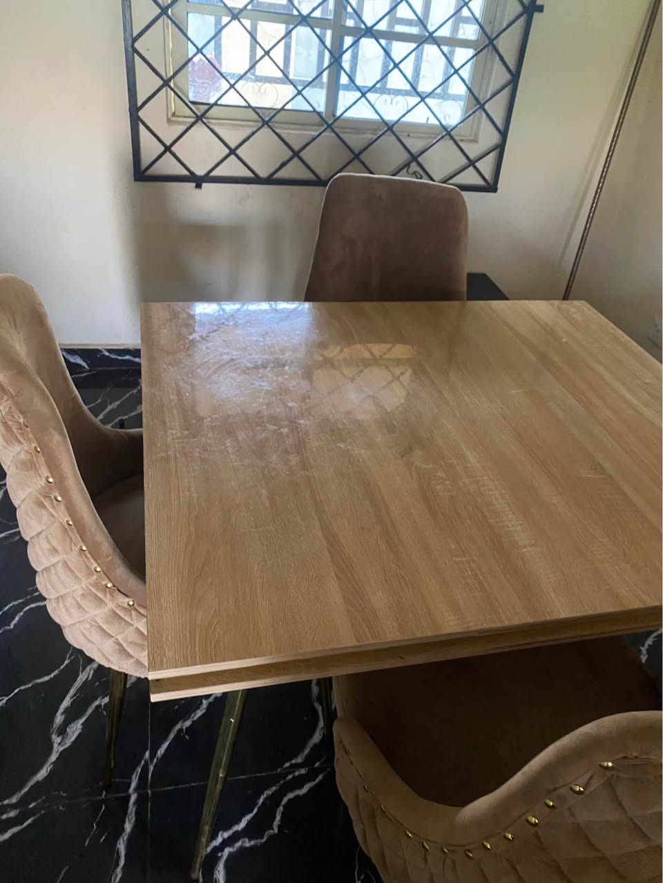 A picture of Center table and dinning table set for sale