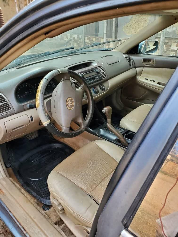 A picture of 2004 Toyota camry