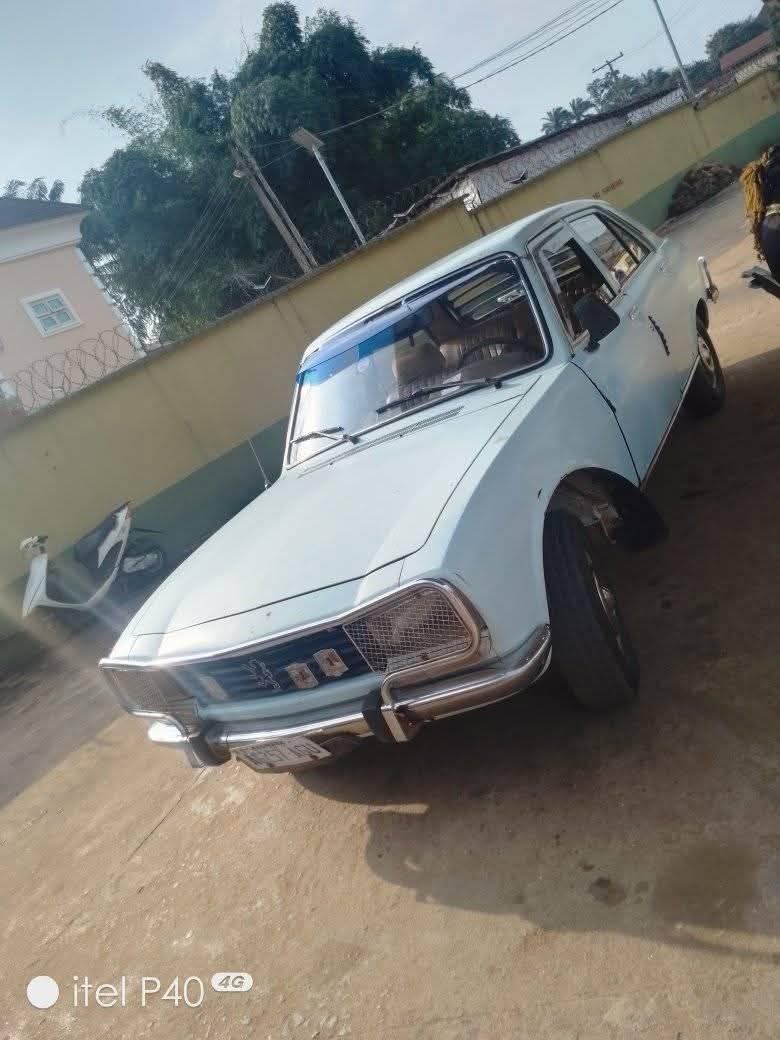 A picture of 1984 Peugeot 504