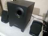 A picture of Woofer and 2 speakers TOKUNBO
