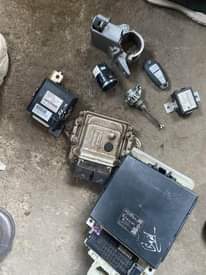 A picture of Only used car spare parts All car spare parts available