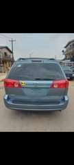 A picture of Tokunbo toyota sienna 2009