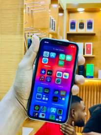 A picture of I phone XR