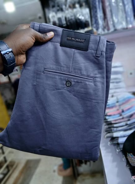 A picture of Kaki trousers