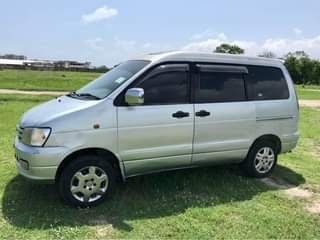 A picture of TOYOTA NOAH
