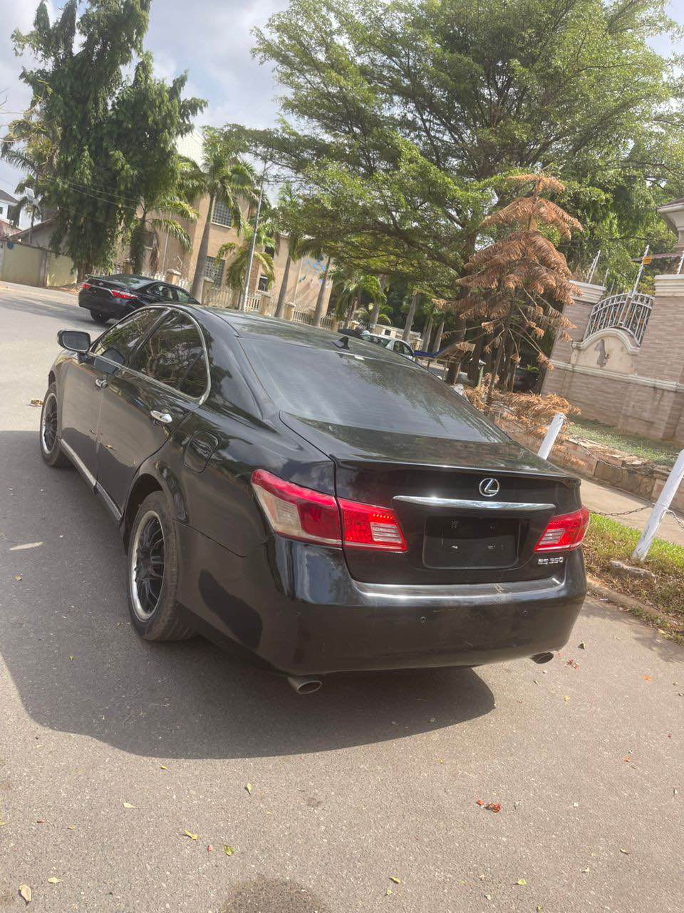 A picture of 09092034314 Available distress buy and drive 2012 Es350 unregistered with