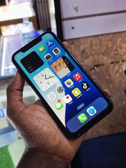 A picture of Iphone Xr