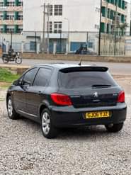 A picture of Few months used Peugeot 307 manual transmission First body full