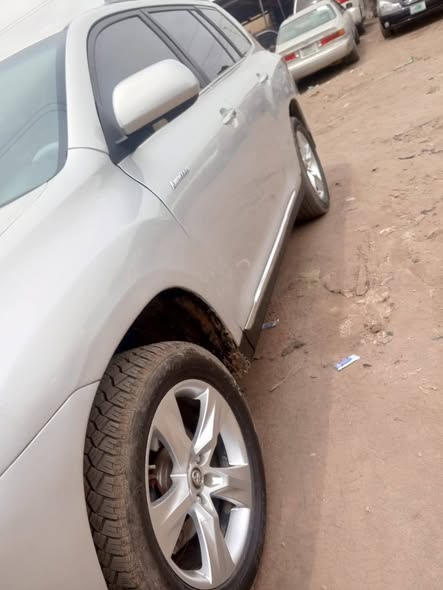 A picture of Very clean 014 Toyota Highlandar Full option
