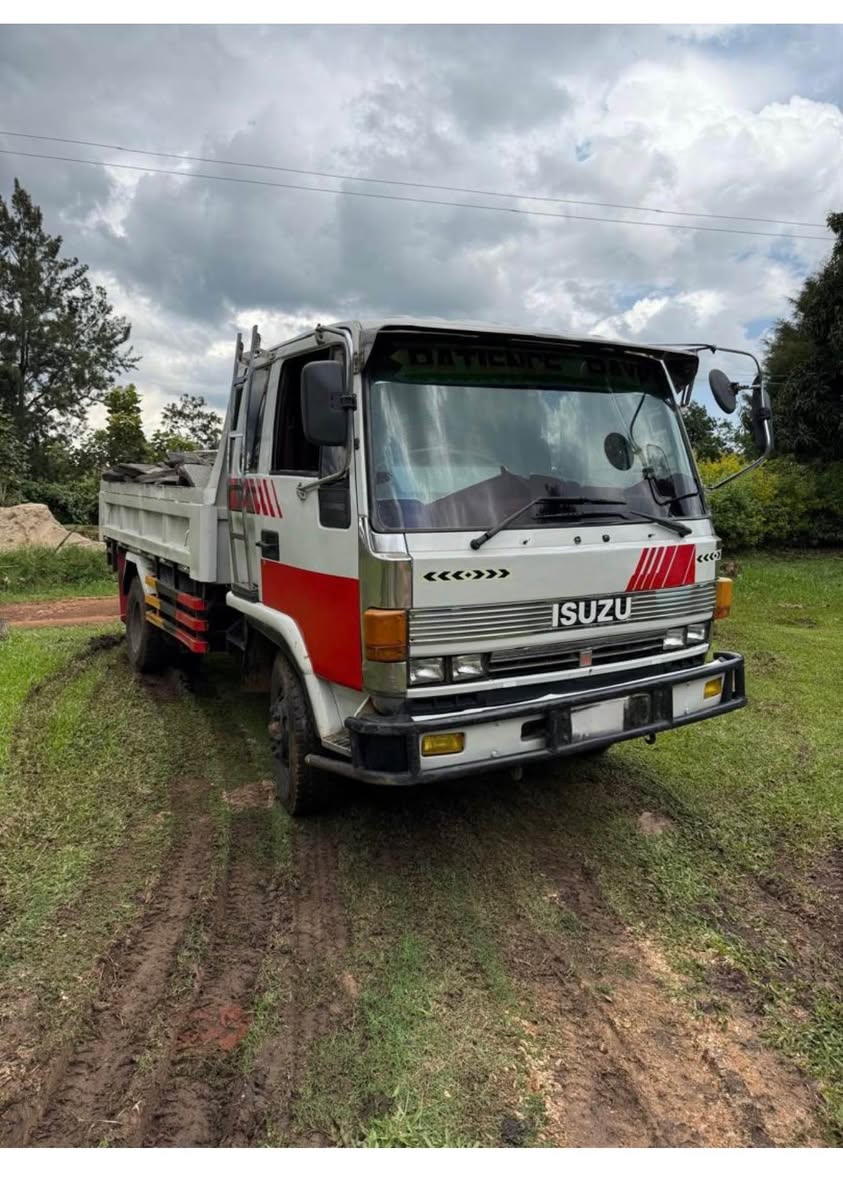 A picture of Isuzu forward 6bg1
