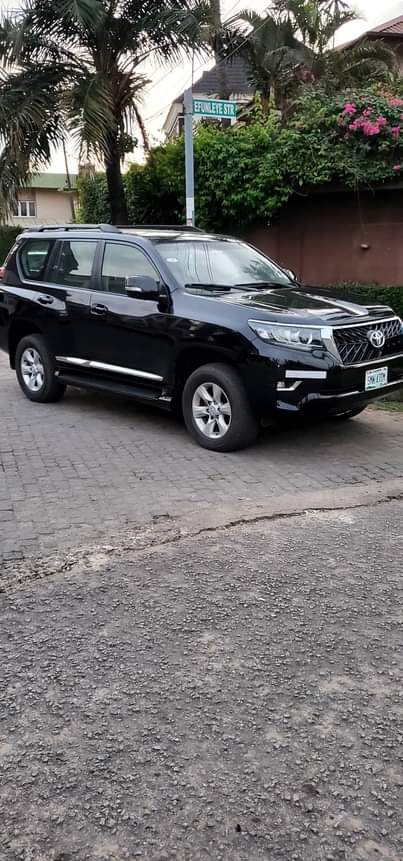 A picture of 2011 Toyota Prado