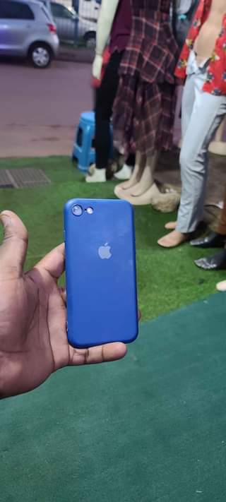 A picture of Quick sale Original Iphone 7 128gb Gold nice camera. Clean