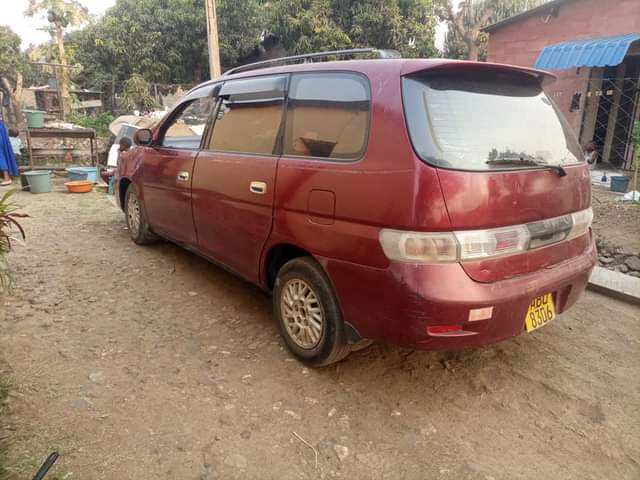 A picture of Toyota Gaia