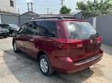 A picture of 2006 Toyota Sinenna