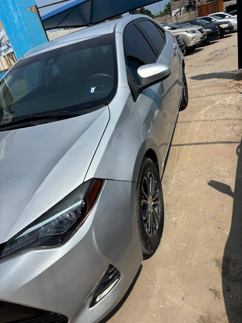 A picture of 2018 toyota corolla
