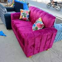 A picture of sofa mpya za kisasa