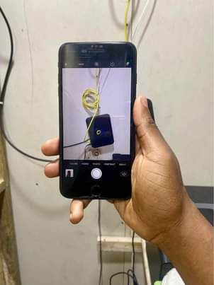 A picture of iPhone 7 plus gb 32 Bh 100 Clean kabis mpya