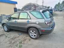 A picture of 2002 Lexus