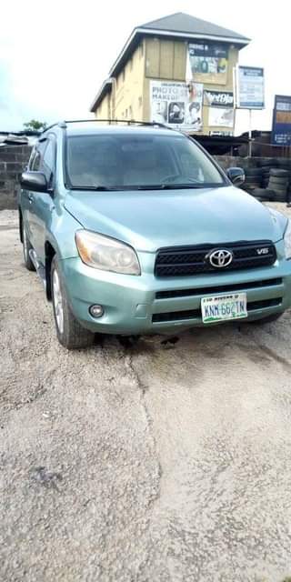 A picture of 2008 Toyota RAV4