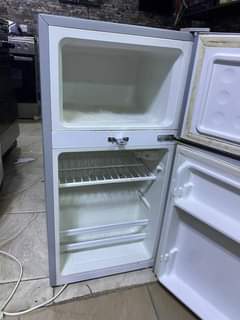 A picture of BOSS FRIJI TSH 295 000 CALL 0746424265