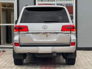 A picture of LANDCRUISER V8 VXR