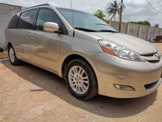 A picture of 2008 Toyota Sienna XLE