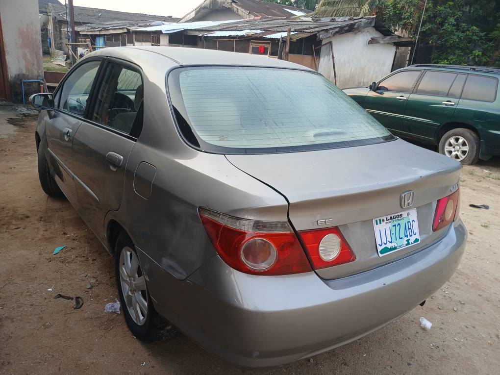 A picture of sharp 2007 honda city 3 6m