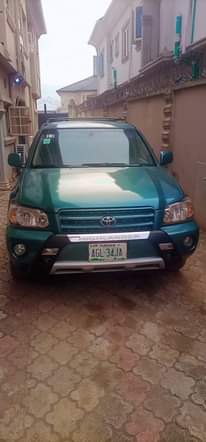 A picture of Toyota Highlander 2004