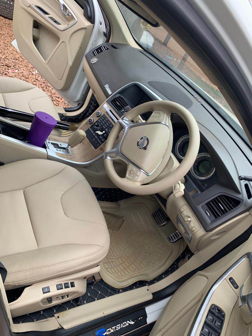 A picture of Volvo at 36 Millions