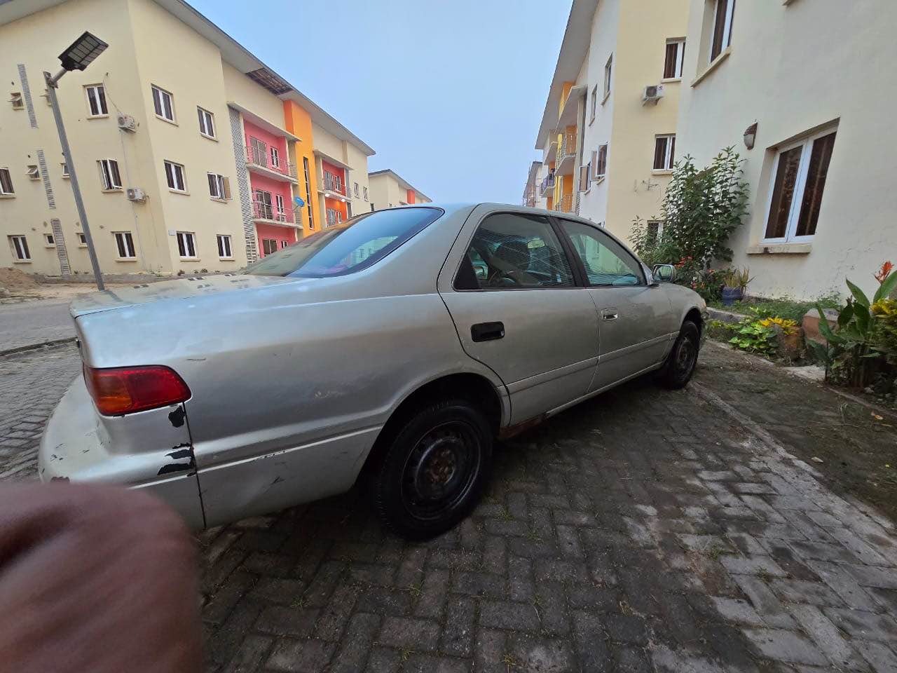 A picture of Toyota Camry droplight