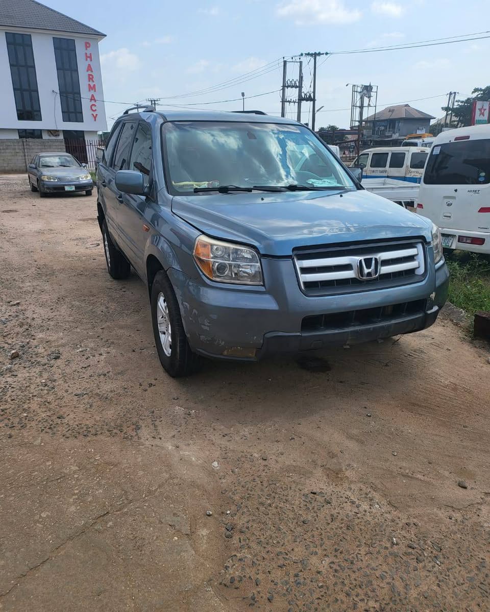 A picture of Honda pilot 06
