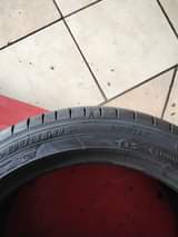 A picture of 225 45 17 Runflat