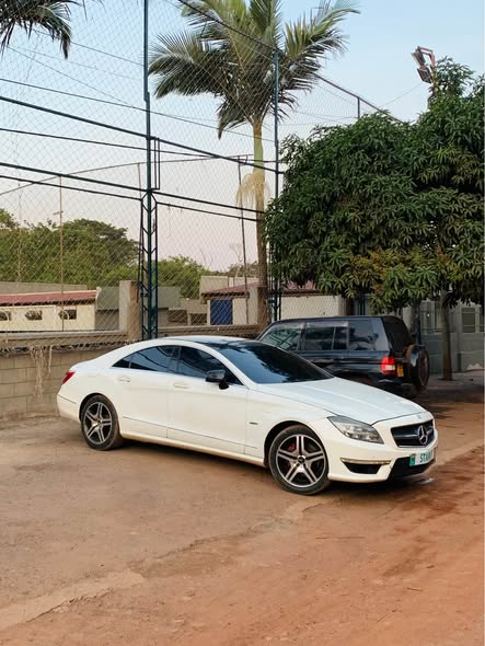 A picture of Mercedes Benz
