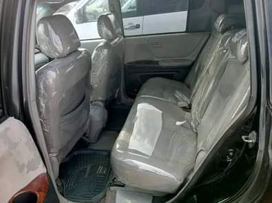 A picture of Highest grade Toyota Highlander 07 model Three rows seaters Everything