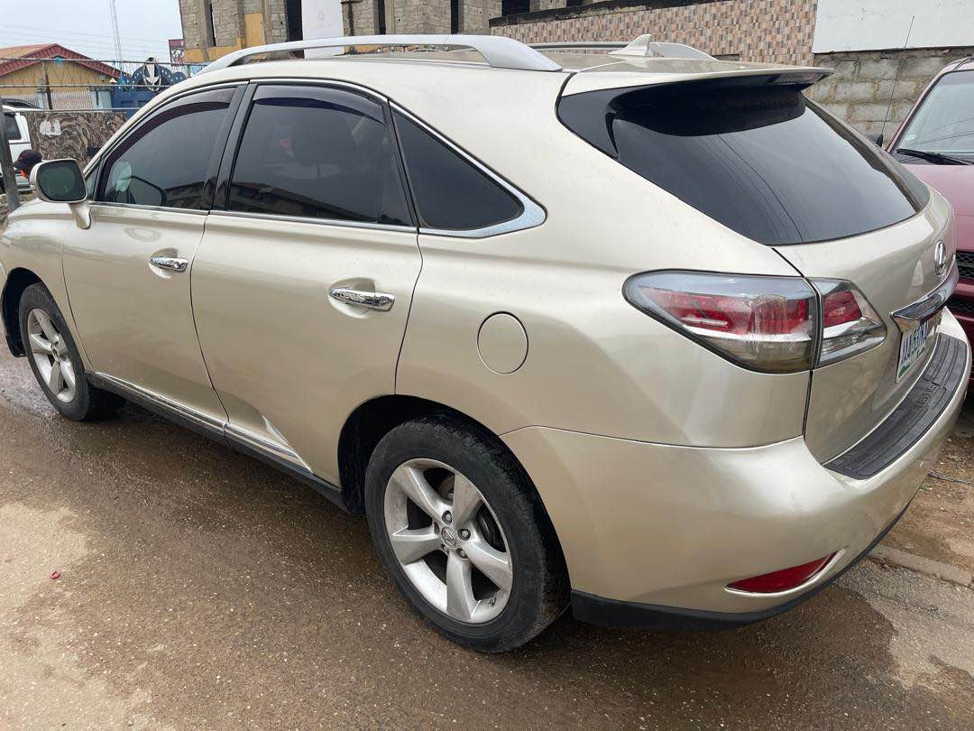 A picture of Lexus Rx350 2013 model Nothing to fix Price 15M WhatsApp