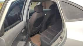 A picture of Hyundai Elantra 08