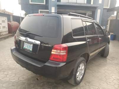 A picture of Toyota Highlander 2004
