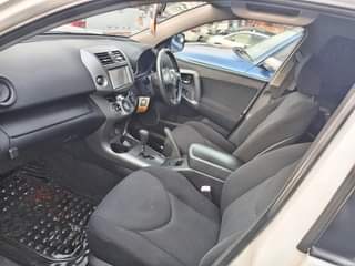 A picture of Toyota Corolla Rav4