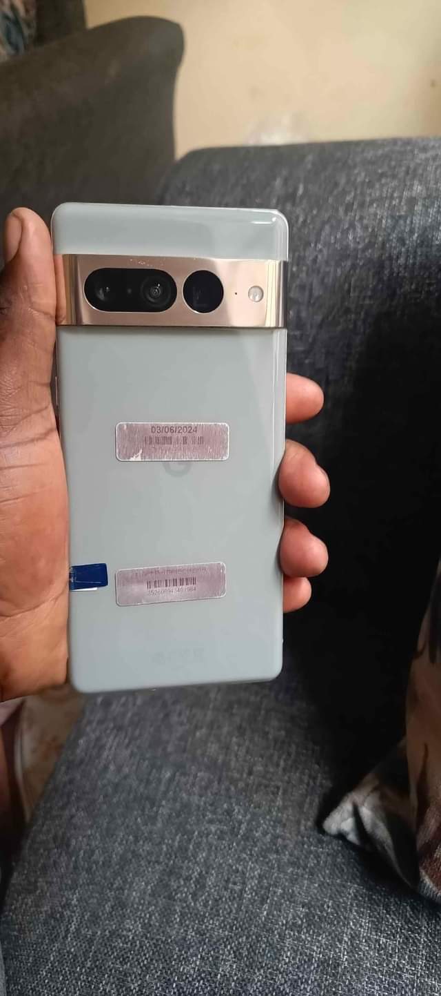 A picture of Pixel 7 pro Gb 128 Ram 12