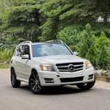 A picture of 2011 Benz GLK 350 Yes