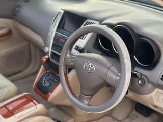 A picture of Toyota Harrier