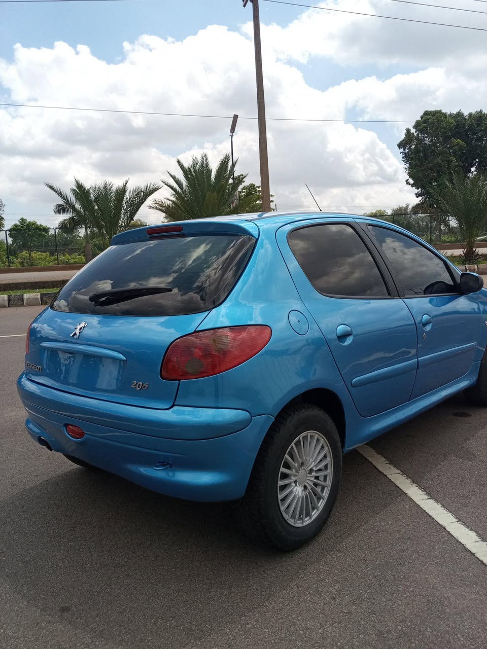 A picture of 2004 Peugeot 206 206